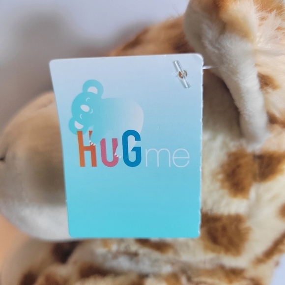 Hug Me Giraffe Plush Valentine's Day Gift - Picture 5 of 7